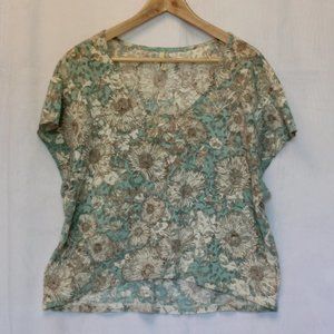 Lovemarks Semi-Sheer Floral Pattern Cropped Tee